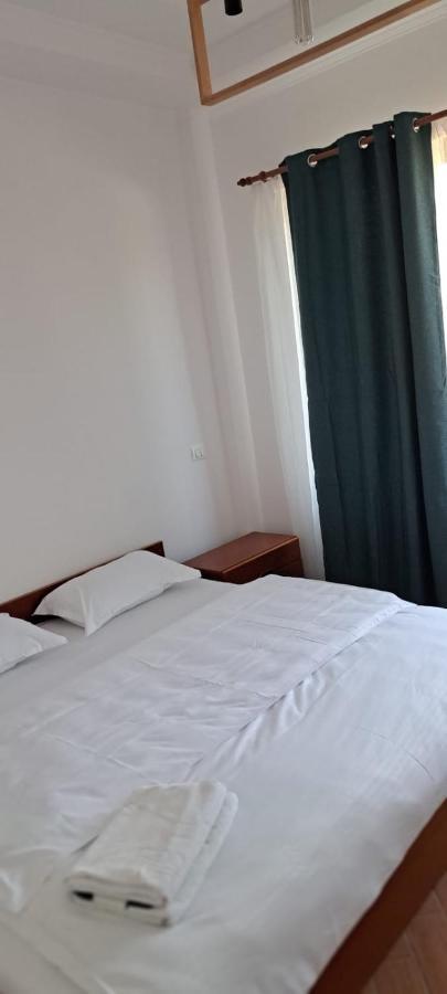 Casa Francesca Apartment Comanesti  Luaran gambar