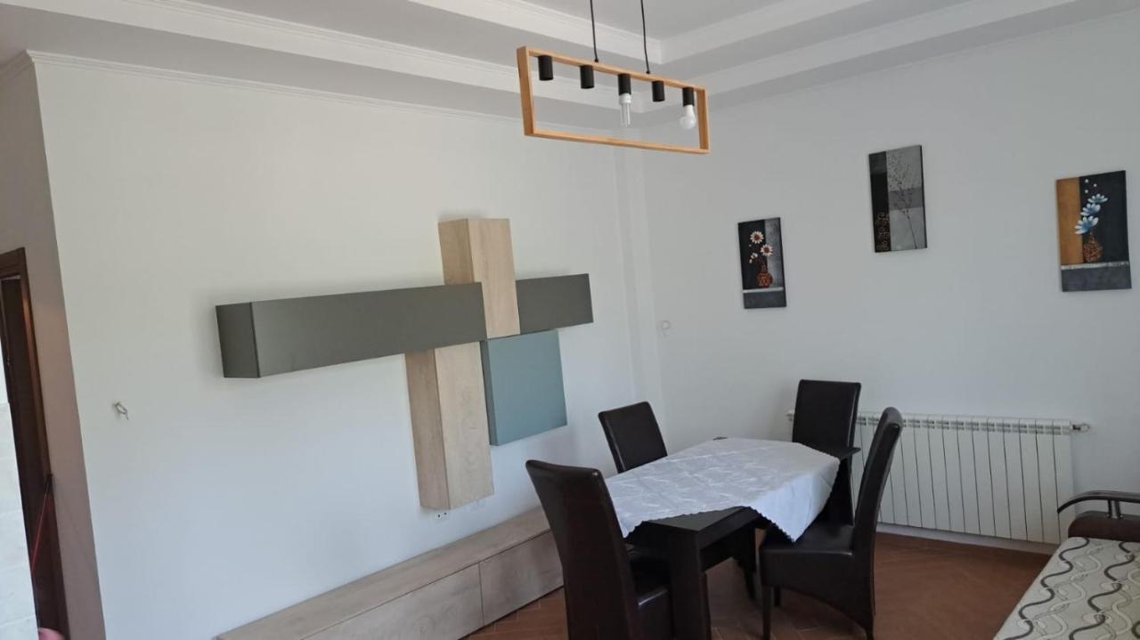 Casa Francesca Apartment Comanesti  Luaran gambar