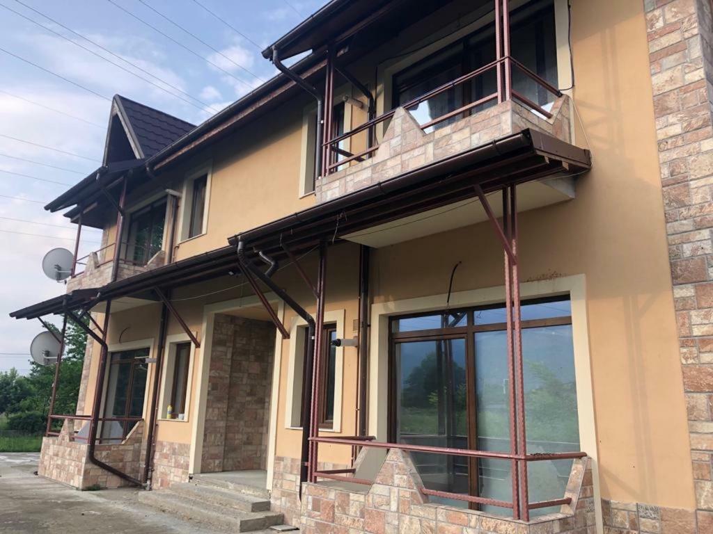 Casa Francesca Apartment Comanesti  Luaran gambar